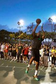 Kevin Durant神秘現身新生公園球場