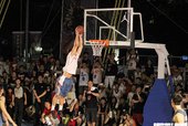 Blake Griffin空中暴扣