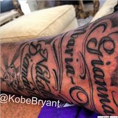 Kobe 右手臂刺青