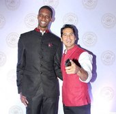 Chris Bosh印度行推廣籃球