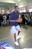 Chris Bosh印度行推廣籃球