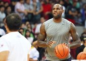 LeBron James造訪馬尼拉