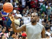 LeBron James造訪馬尼拉