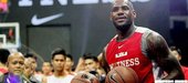 LeBron James造訪馬尼拉