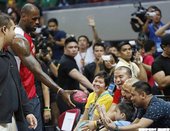 LeBron James造訪馬尼拉