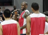 LeBron James造訪馬尼拉