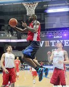LeBron James造訪馬尼拉