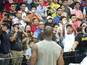 LeBron James造訪馬尼拉