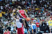 LeBron James造訪馬尼拉
