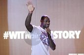 LeBron James造訪馬尼拉