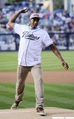 Kawhi Leonard教士主場開球