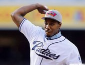 Kawhi Leonard教士主場開球