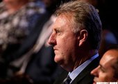 2013年籃球名人堂入選者 傳奇球星Oscar Schmidt引薦人Larry Bird