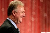 2013年籃球名人堂入選者 傳奇球星Oscar Schmidt引薦人Larry Bird