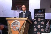 2013年籃球名人堂入選者 前NBA副總裁Russ Granik