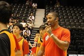 Derrick Rose日本行
