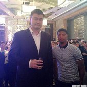 Paul George 與姚明合影