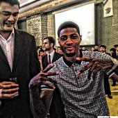 Paul George 與姚明合影