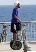 Kevin Durant騎電動車