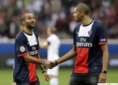 Nicolas Batum、Tony Parker到場觀看PSG比賽