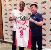 Rajon Rondo與安踏簽約
