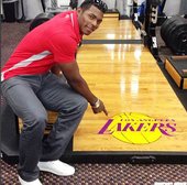 道奇隊超級新秀Yasiel Puig造訪湖人主場