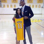 Wesley Johnson與女粉絲合影