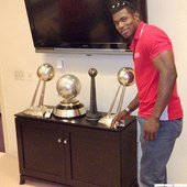 道奇隊超級新秀Yasiel Puig造訪湖人主場