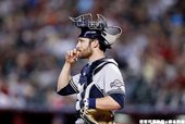Jonathan Lucroy 撿襪子撿到手骨折