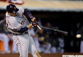 打擊中的老虎隊打者 Jhonny Peralta