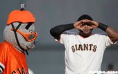 Lou Seal 和功夫熊貓 Pablo Sandova