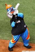 Billy The Marlin 和球迷互動