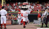 Mr.Redlegs 在吉祥賽跑比賽中摘冠