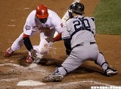 2009 World Series - 騰空滑壘得分