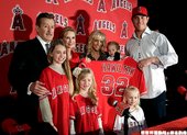 Josh Hamilton 正式加盟天使