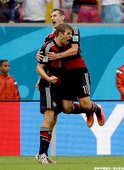 德國隊慶祝Thomas Müller進球
