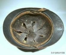 法國亞德里安鋼盔1915年/普魯士軍盔在1842年“尖頂帽”