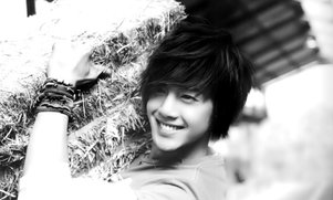 1280x768 Hyun Joong 賢重