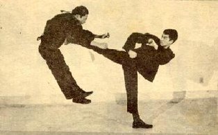 bruce-lee-kick.jpg