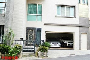 p17v3p5hvrq8k1m091kue1j1415uj1.jpg