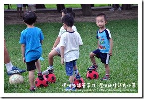 小宇的幼兒足球之熱身練習-2
