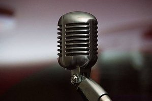 microphone-1448077_960_720