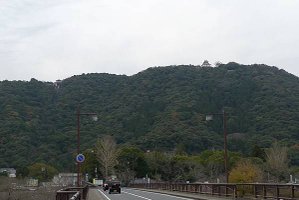 山上的岩國城