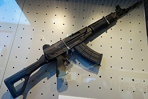 300px-QBZ03_automatic_rifle_20170902