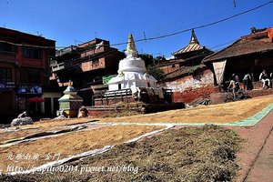 巴克塔布(Bhaktapur)古都中的寺廟與晒穀場