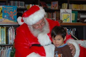 Santa Claus Solana Beach Library 025.JPG