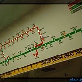 車廂門上方的到站指示
