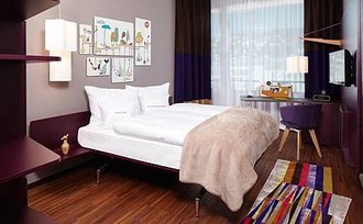 251_8_25hours_Hotel_Zuerich_West-Goldzimmer-1