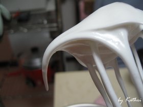 快要硬性發泡有點勾勾的濕性發泡.jpg