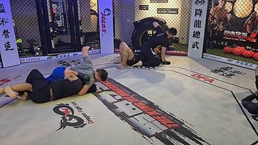 [ 參訪MMA ] 柏翔教練的 MMA 地板拳課程 (降龍總